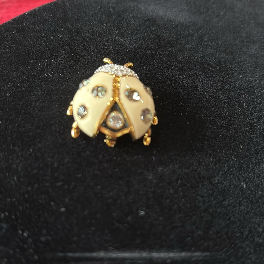 Joan Rivers beige rhinestone gold toned ladybug pin. Adorable! - Picture 4 of 5